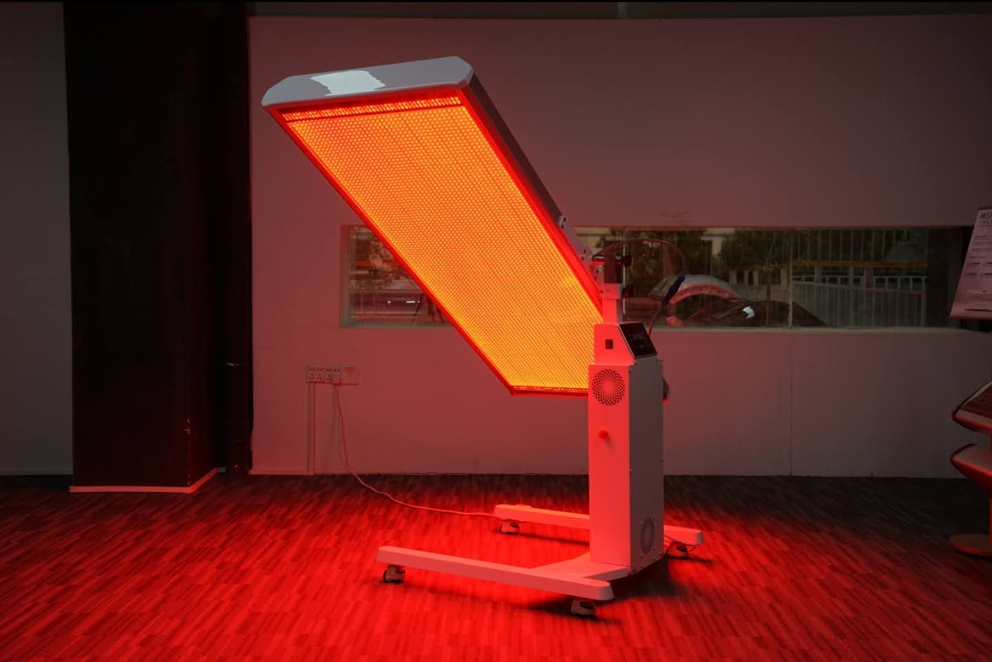Merican (M2) Red Light Therapy Panel